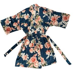 Women’s Floral Satin Kimono Robe Size M/L New With Tags